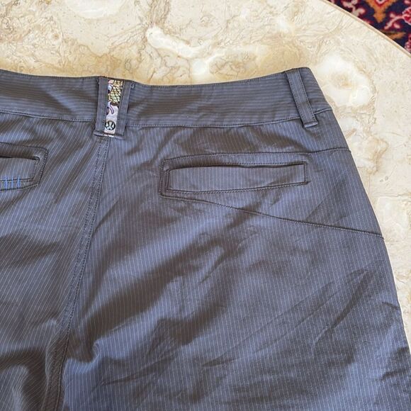 Lululemon Bermuda Shorts Wet Dry Warm Slate Grey Cargo Pockets - Picture 8 of 13